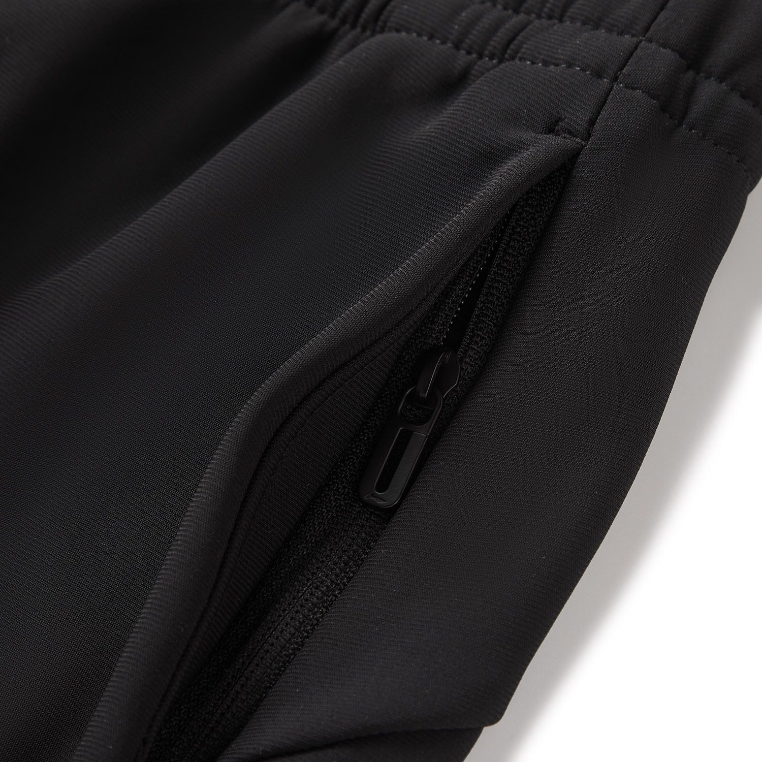 AKYW246-1 Брюки джоггеры Essentials черный