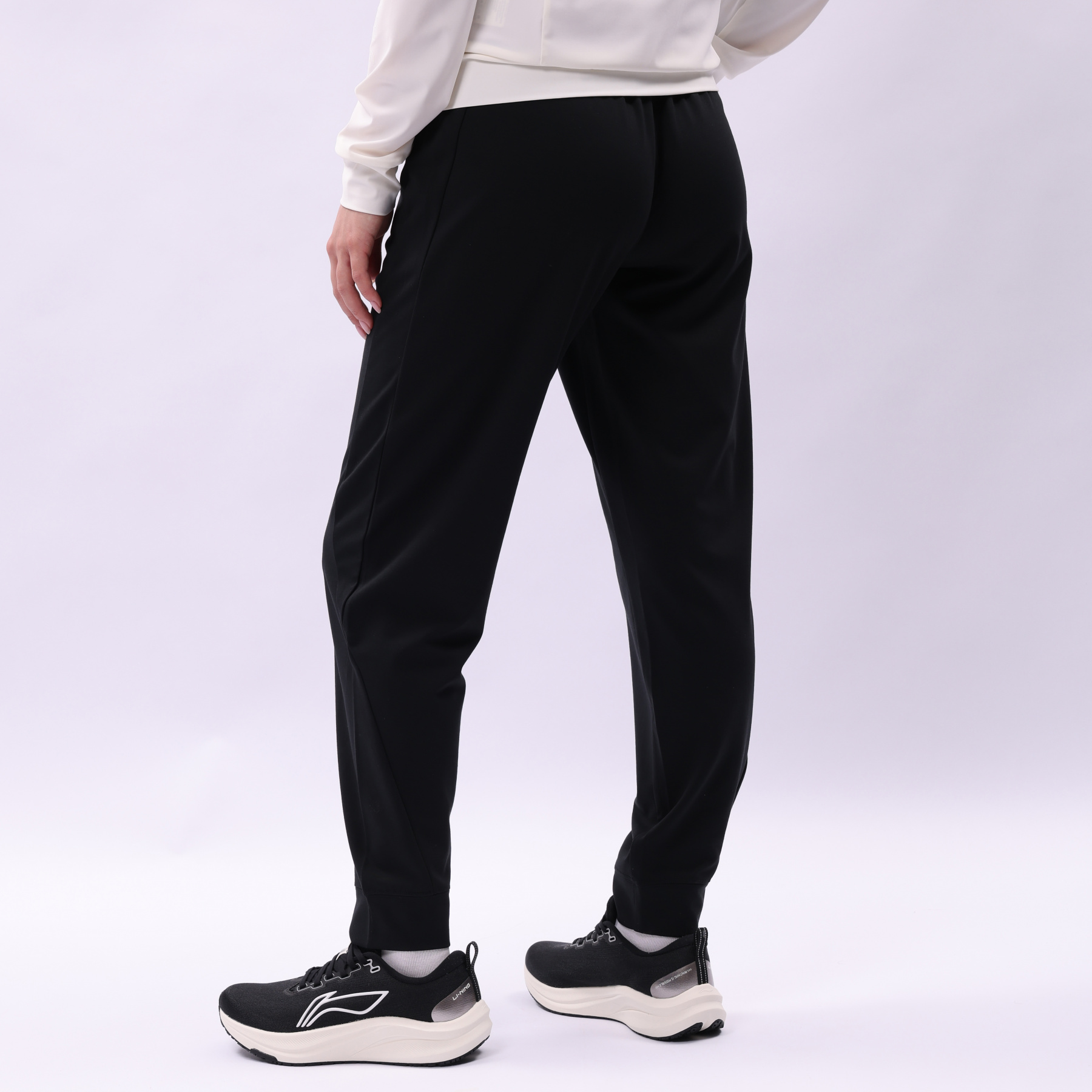 AKLV116-1 Брюки спортивные Essentials черный
