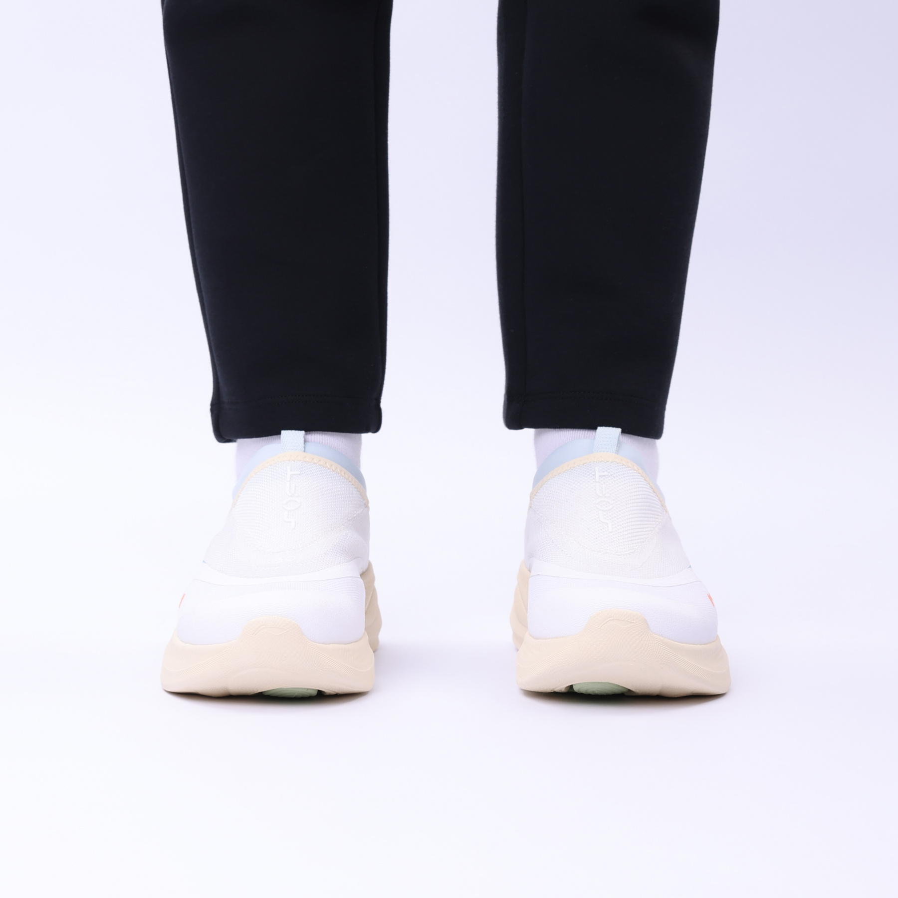 AGLV006-8 Кроссовки Soft Go 2 белые