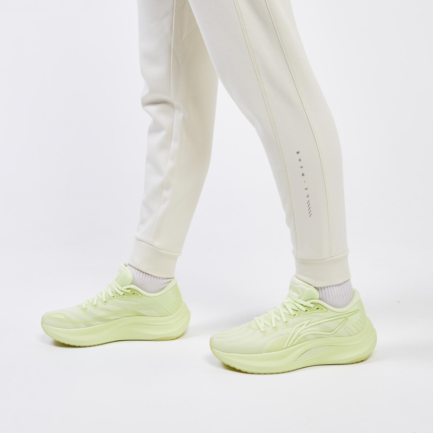 AKLU140-4 Брюки спортивные Fitness желтые