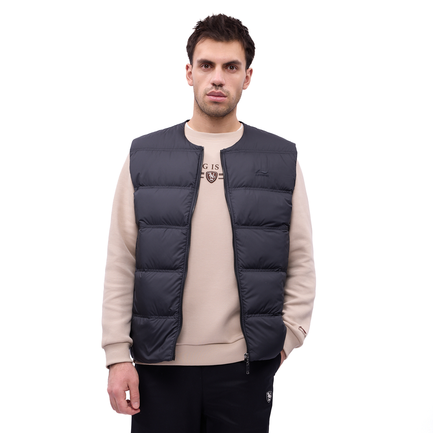 AMRV107-3 Жилет пуховый Sports Style черный