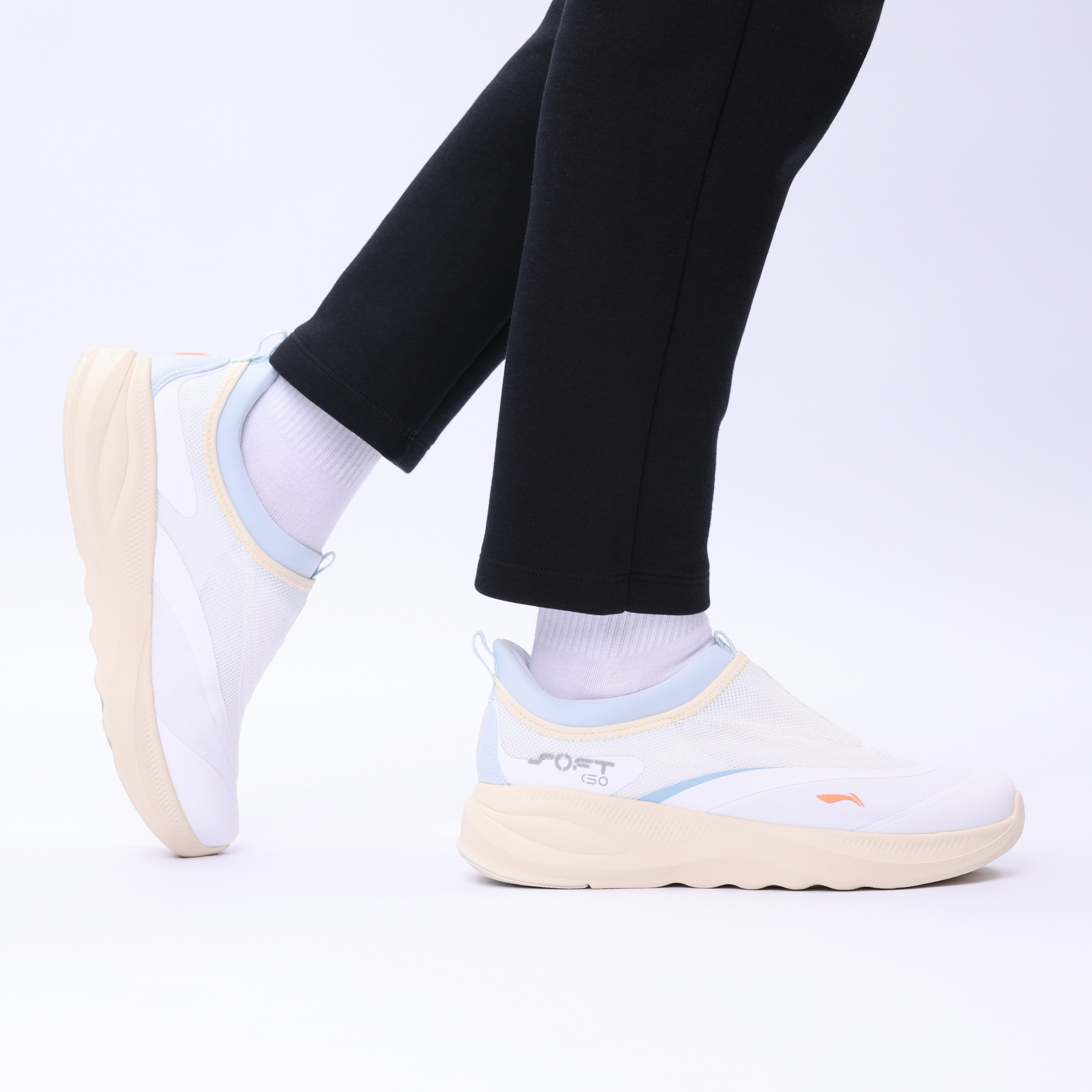 AGLV006-8 Кроссовки Soft Go 2 белые