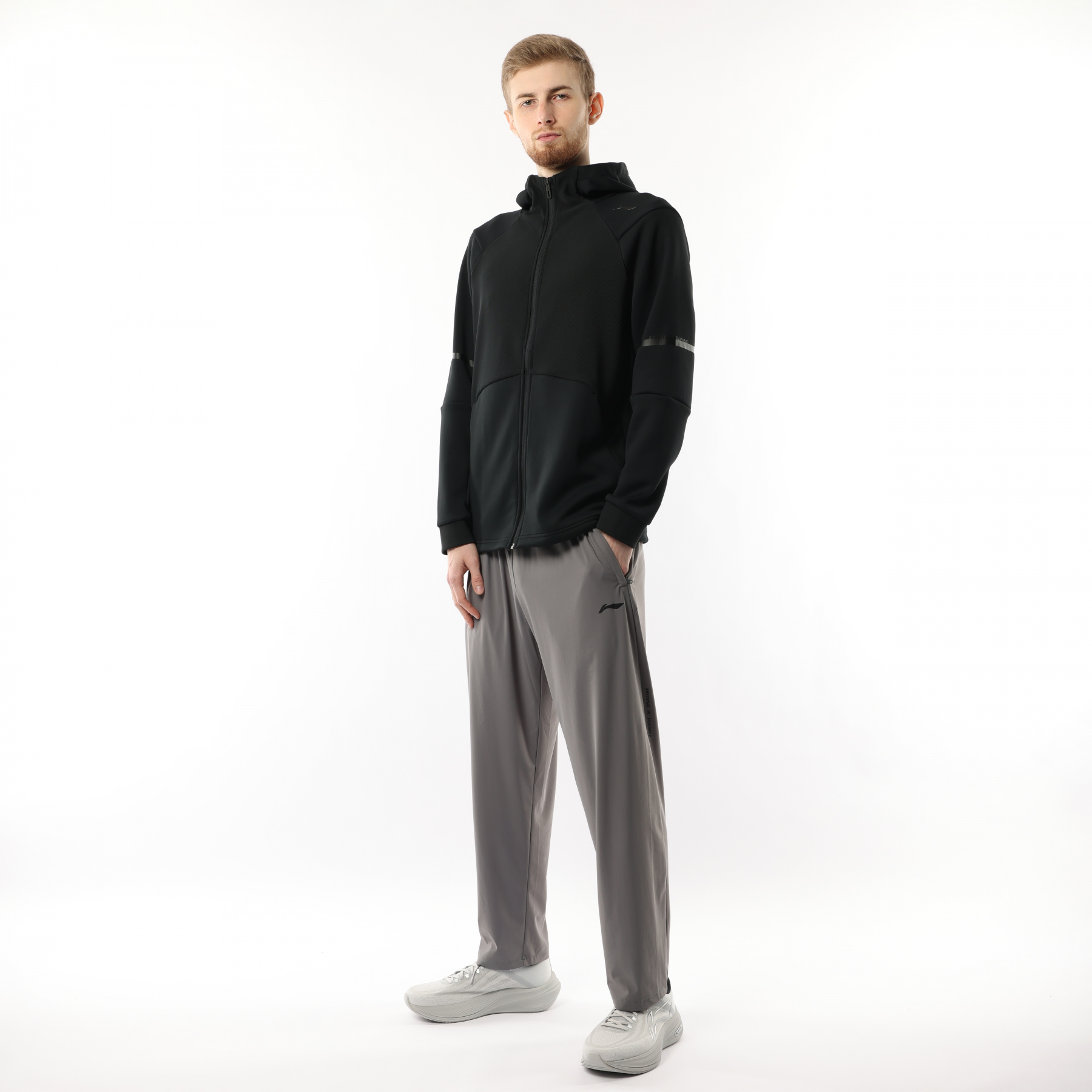 AWDV485-1 Куртка Active черный