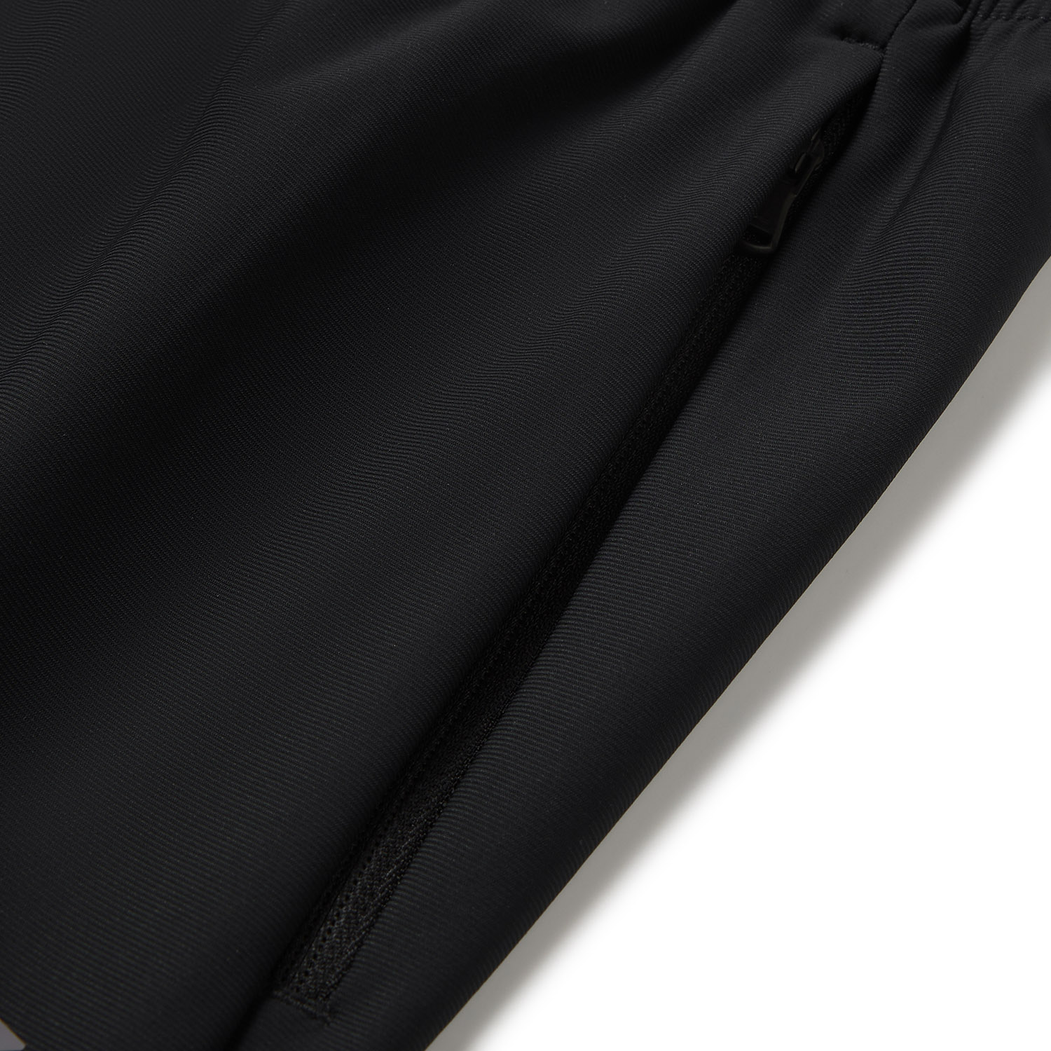 AKYW135-1 Брюки джоггеры Essentials черный