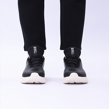 ARSV044-7 Кроссовки LN Flow черные